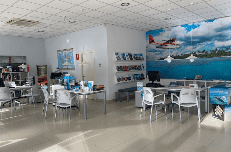 oficina-agencia-viu-el-mon (1) detall de la oficina de viu el mon ubicada a cardedeu