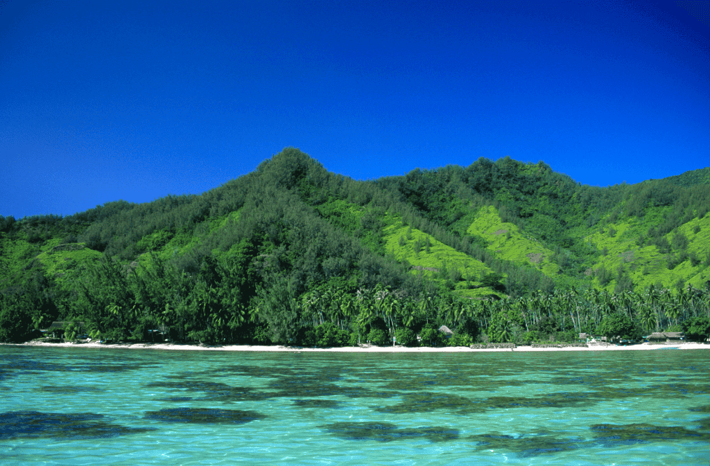 detall de la illa de moorea vista des del mar