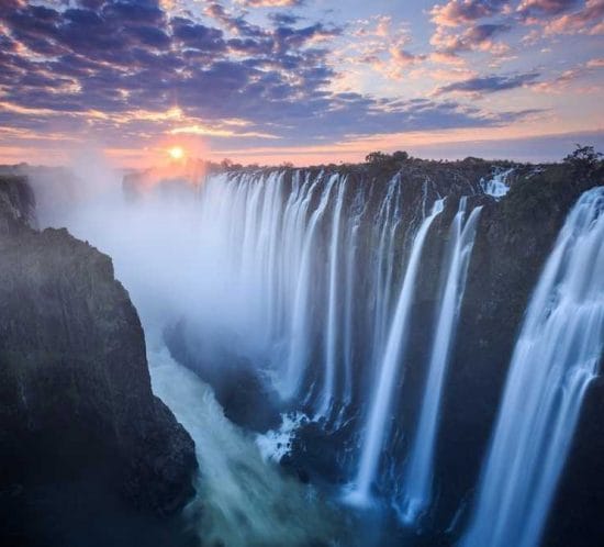 detall de la caiguda de les cataractes victoria