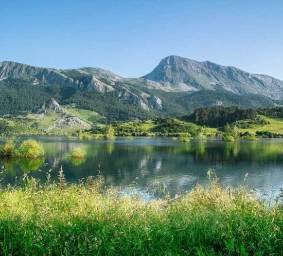 detall del llac eyasi ubicat a kenia