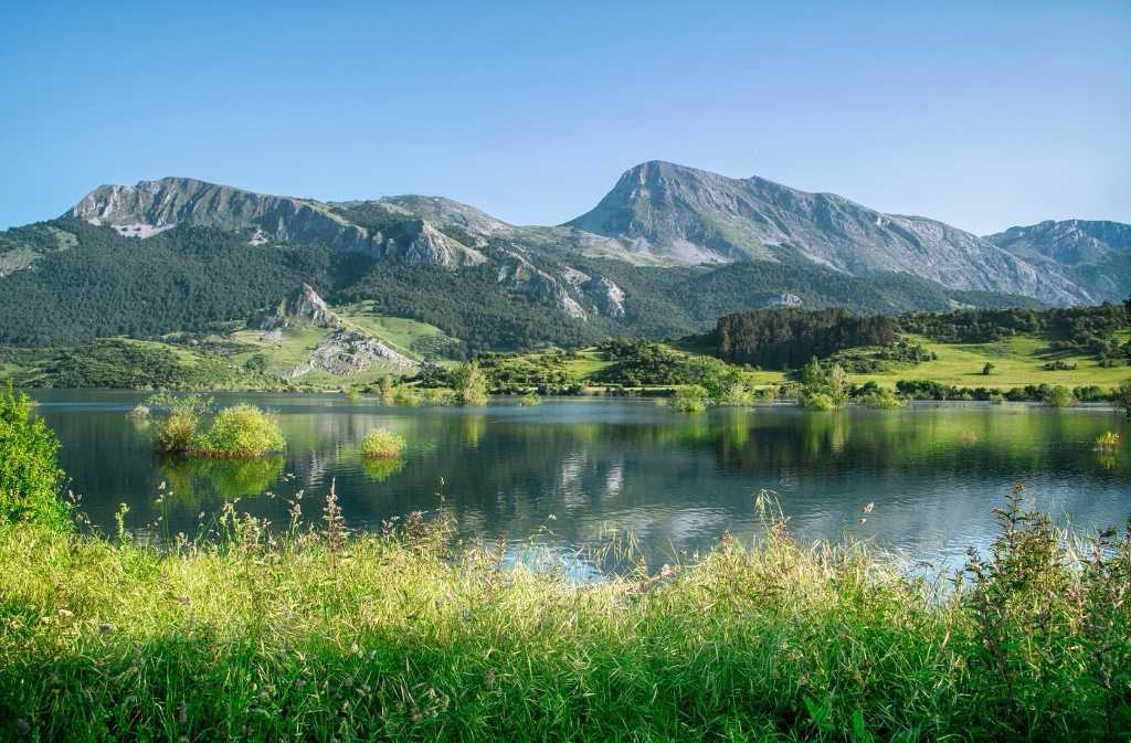 detall del llac eyasi ubicat a kenia